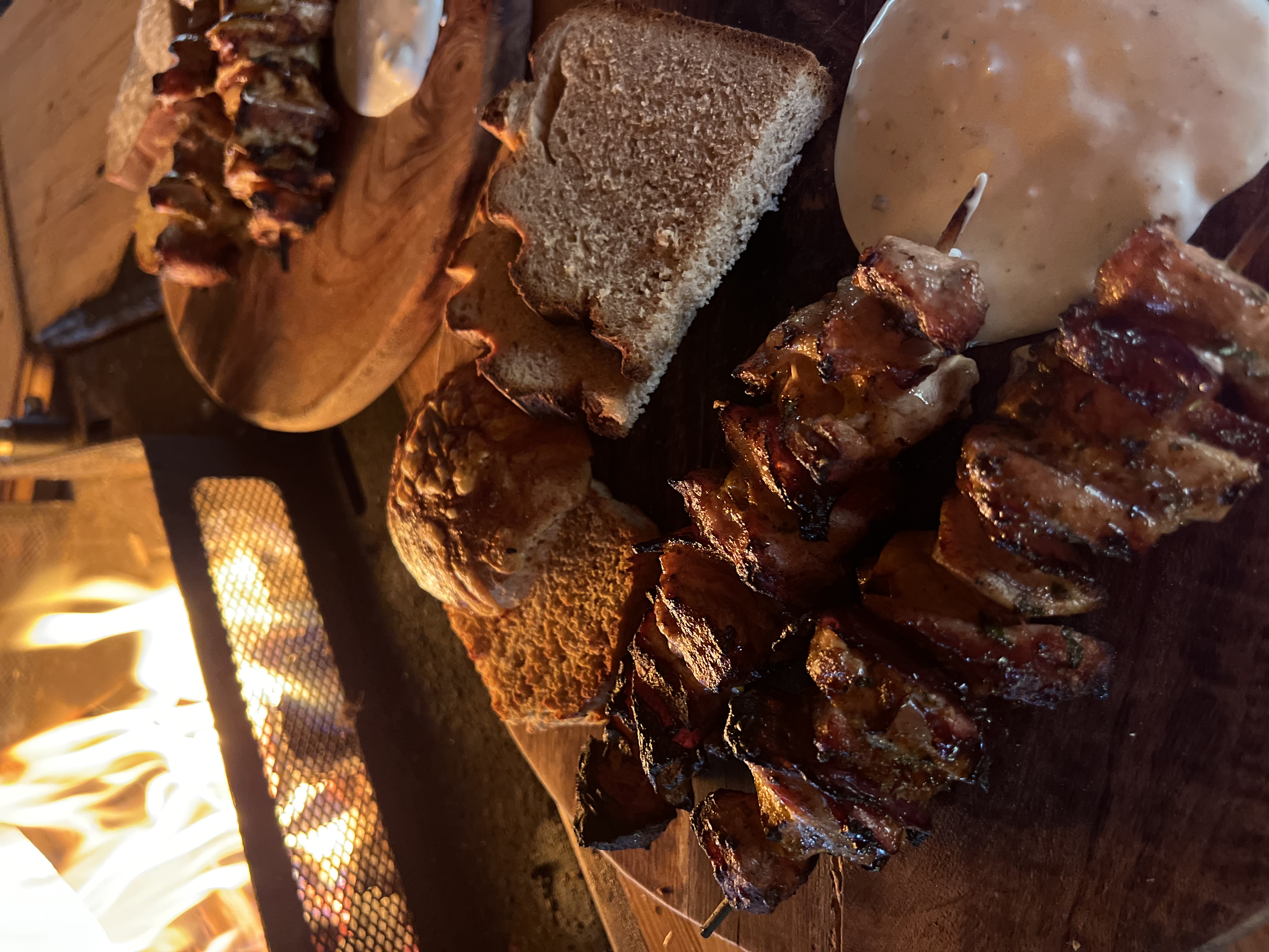Gastronomie ve finské kotě Gastronomie a společné vaření ve finské grilovací kotě